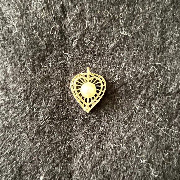 Jewelry - *Stamped* 14KT Yellow Gold Heart Pendant w/Pearl
